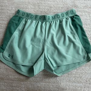 UNDER ARMOUR shorts